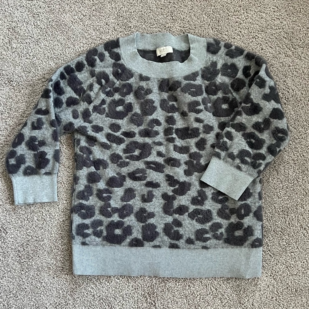 🚨 Price Drop 🚨 Leopard sweater